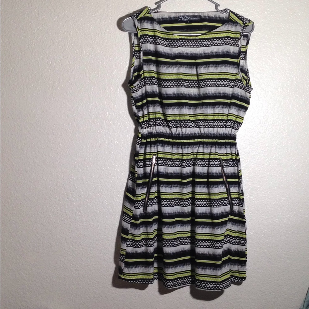 FINAL MARKDOWN LADIES' Feathers Sleeveless Dress (large)
